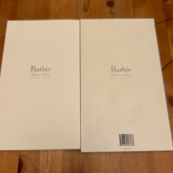 Barbie Fashion Model 10 Years Anniversary Book NRFB Gold Label - Picture 8 of 9